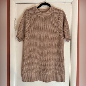 Short sleeve sweater